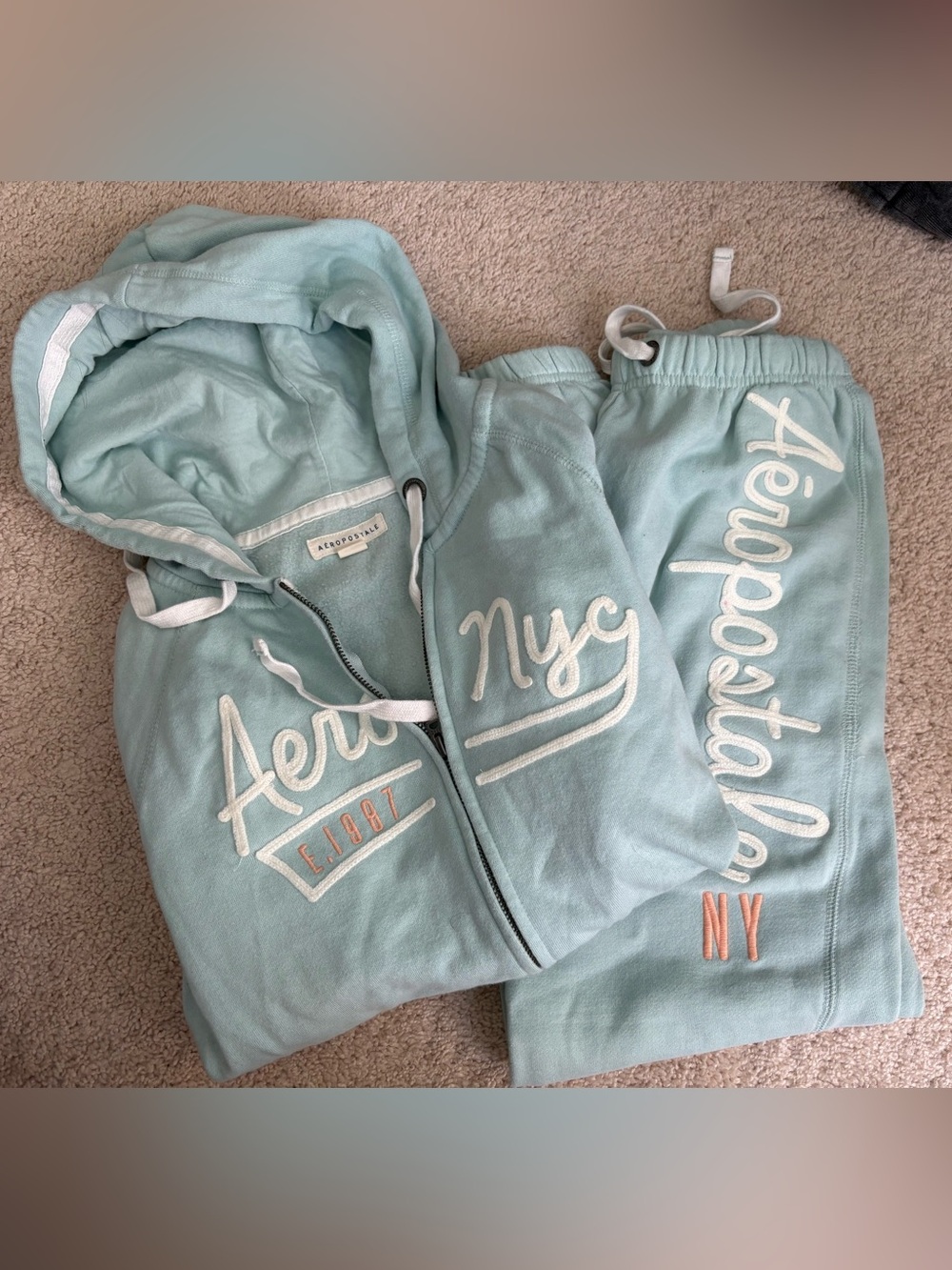 Aeropostale Women’s Cozy Sweatsuit